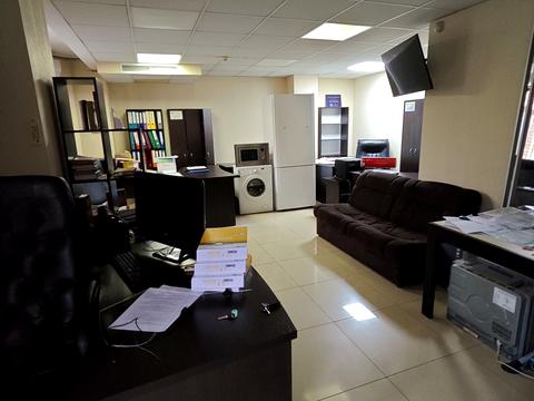 коммерческая по адресу Героев Небесной Сотни майдан пл. (Руднева), 14а