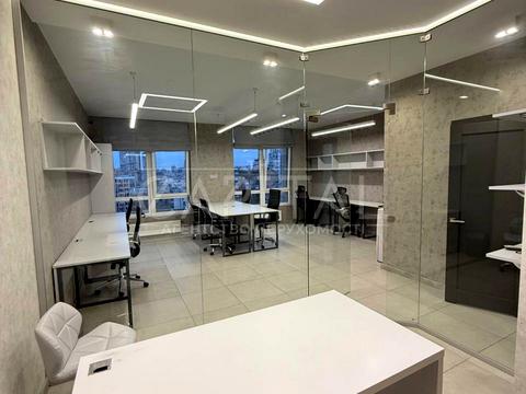 комерційна за адресою Жилянська вул., 68