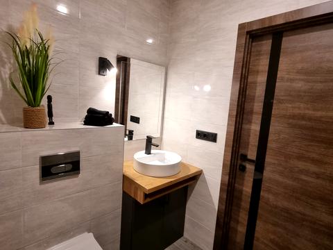 комерційна за адресою Євгена Харченка вул. (Леніна), 47б