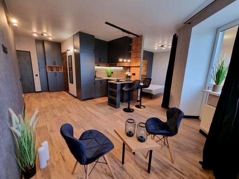 комерційна за адресою Євгена Харченка вул. (Леніна), 47б