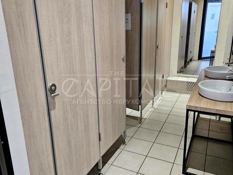 комерційна за адресою Київ, Борщагівська вул., 154