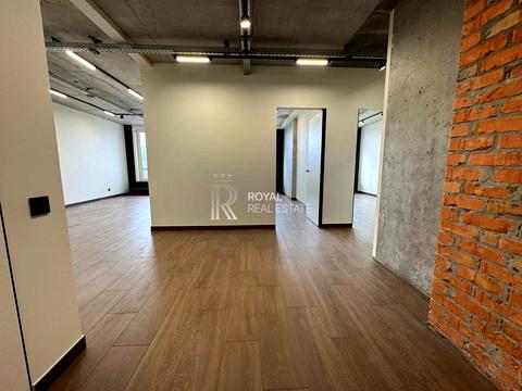 комерційна за адресою Дніпровська набережна вул., 15-К