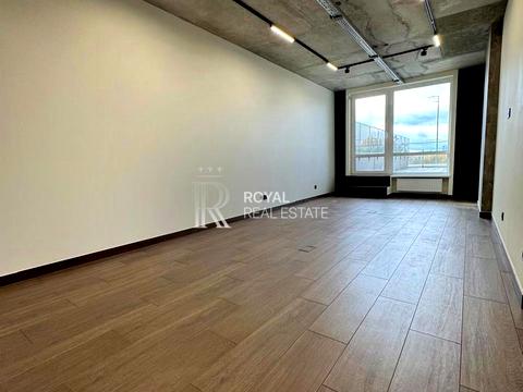 комерційна за адресою Дніпровська набережна вул., 15-К