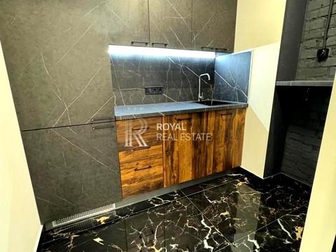 комерційна за адресою Дніпровська набережна вул., 15-К