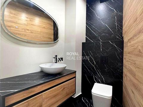 комерційна за адресою Дніпровська набережна вул., 15-К