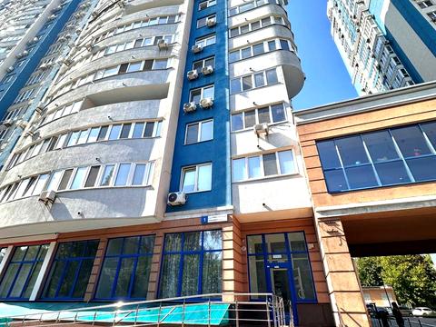 комерційна за адресою Авіаконструктора Ігоря Сікорського вул. (Танкова), 1