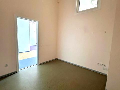 комерційна за адресою Авіаконструктора Ігоря Сікорського вул. (Танкова), 1