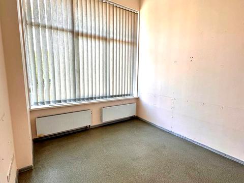 комерційна за адресою Авіаконструктора Ігоря Сікорського вул. (Танкова), 1