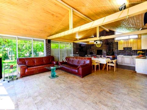 будинок за адресою Прикордонна вул., 44