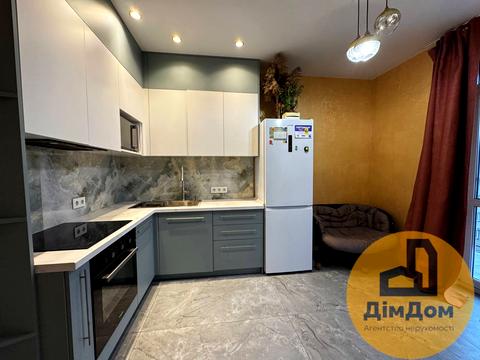 квартира за адресою Героїв Крут вул., 8