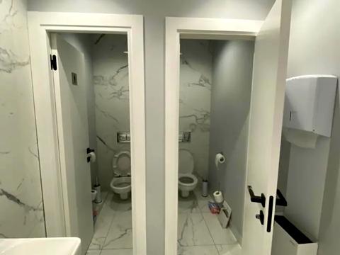 коммерческая по адресу Антоновича ул. (Горького), 74