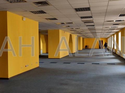 комерційна за адресою Володимира Сосюри вул., 6