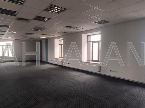 комерційна за адресою Володимира Сосюри вул., 6