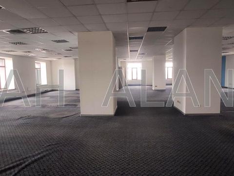 комерційна за адресою Володимира Сосюри вул., 6