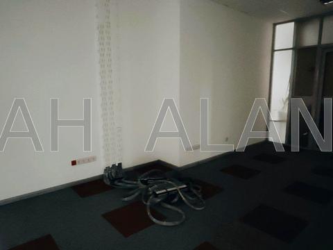 комерційна за адресою Володимира Сосюри вул., 6