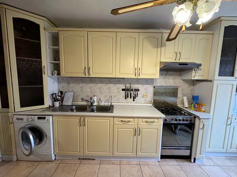 квартира за адресою Київ, Казарменна вул. (Григорія Андрющенка), 4-А