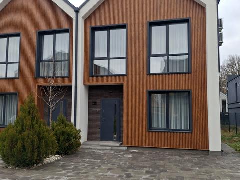 будинок за адресою с. Крюківщина, Приозерна вул.