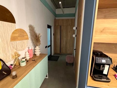 комерційна за адресою Промислова вул., 21