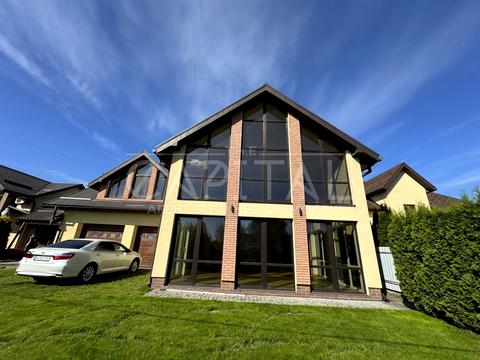 будинок за адресою Жовтнева вул.