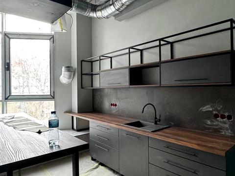 комерційна за адресою Болсуновська вул. (Сергія Струтинського), 4