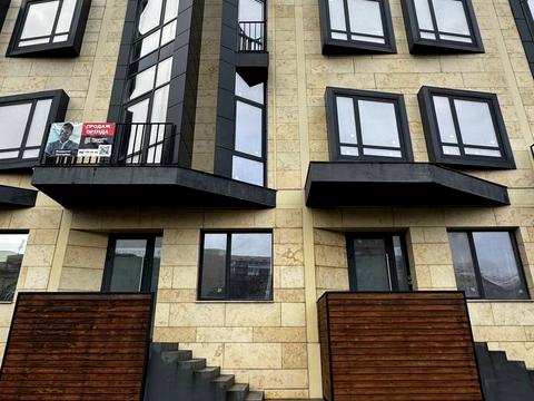 комерційна за адресою Болсуновська вул. (Сергія Струтинського), 4