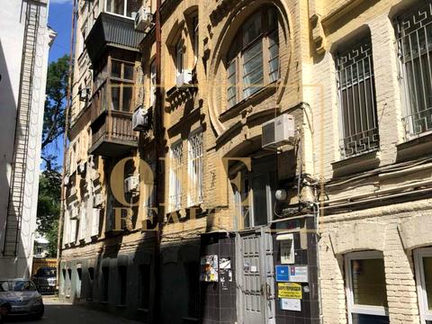 комерційна за адресою Ярославів Вал вул., 14-В