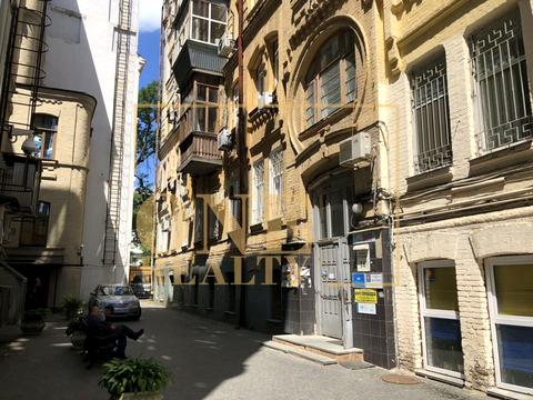 комерційна за адресою Ярославів Вал вул., 14-В