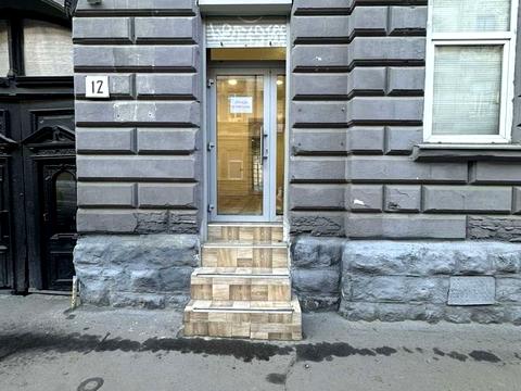 комерційна за адресою Володимира Антоновича вул. (), 12