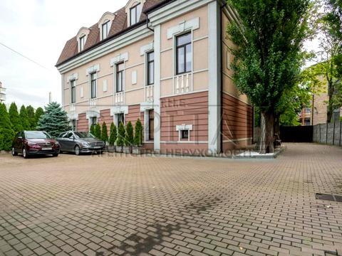 комерційна за адресою Київ, Жилянська вул., 97-А