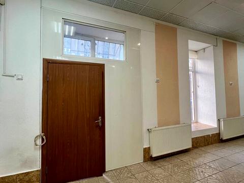 комерційна за адресою Лемківська вул., 8