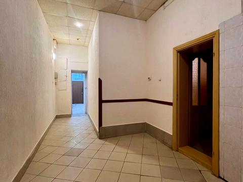 комерційна за адресою Лемківська вул., 8