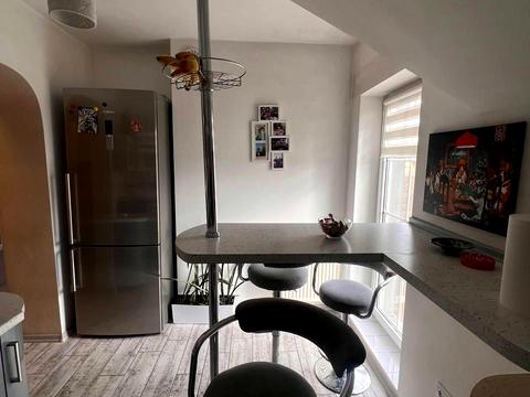 будинок за адресою Степана Бандери, 56