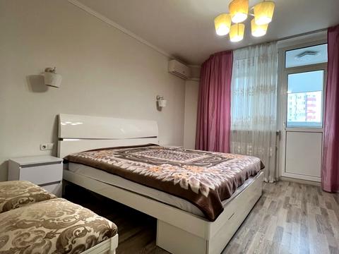 квартира за адресою Василя Симоненка вул., 5