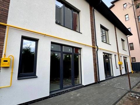 дом по адресу Центральна