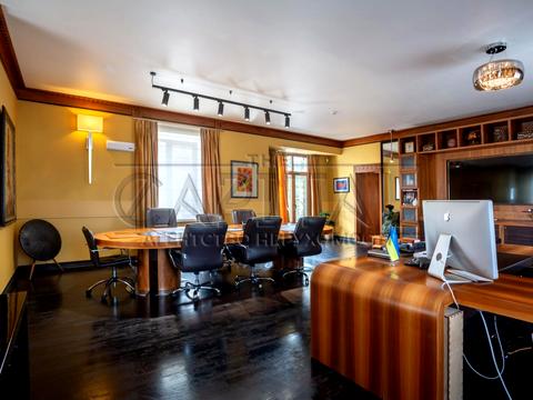 комерційна за адресою Жилянська вул., 97-А