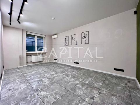 комерційна за адресою Князів Острозьких вул. (Московська), 41/8