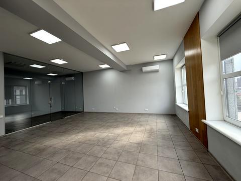 комерційна за адресою Дмитра Яворницького просп. (Карла Маркса), 72-Б