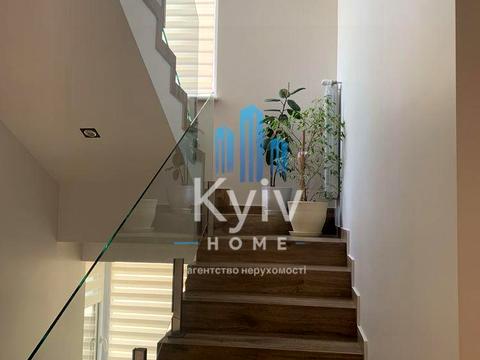 будинок за адресою Товарна вул., 24-Б