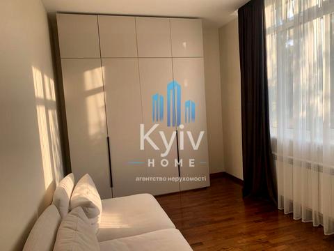 будинок за адресою Товарна вул., 24-Б