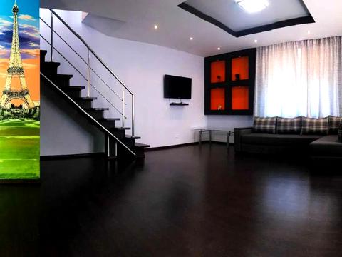 будинок за адресою Вишнева вул.