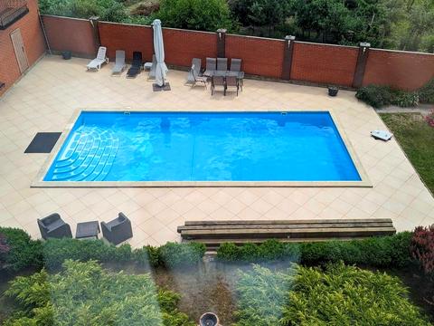 будинок за адресою Вишнева вул.