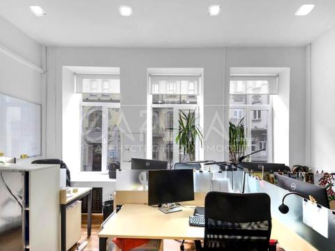 комерційна за адресою Ярославів Вал вул., 7