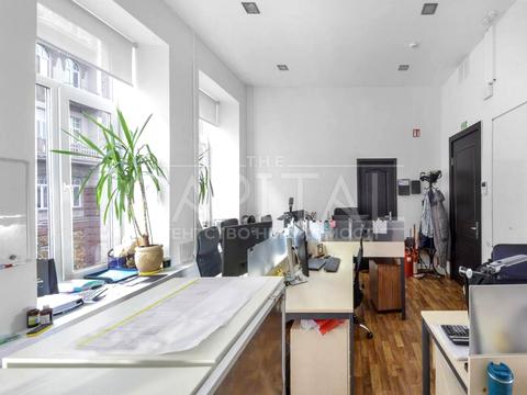 комерційна за адресою Ярославів Вал вул., 7