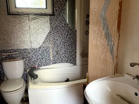 будинок за адресою Василя Корнієнка вул. (Гагринська)