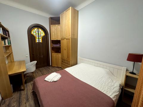 квартира за адресою Межигірська вул., 19