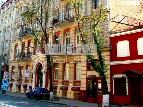 комерційна за адресою Велика Житомирська вул., 13