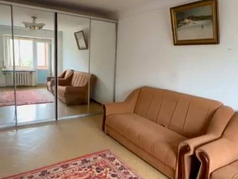 квартира за адресою Леоніда Каденюка просп. (Юрія Гагаріна), 15