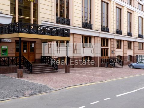 комерційна за адресою Боричів Тік вул., 38В