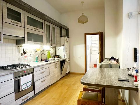 квартира за адресою Академіка Олександра Богомольця вул., 2