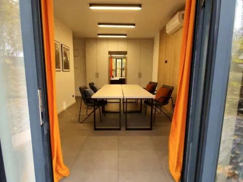 комерційна за адресою Лабораторний пров., 22